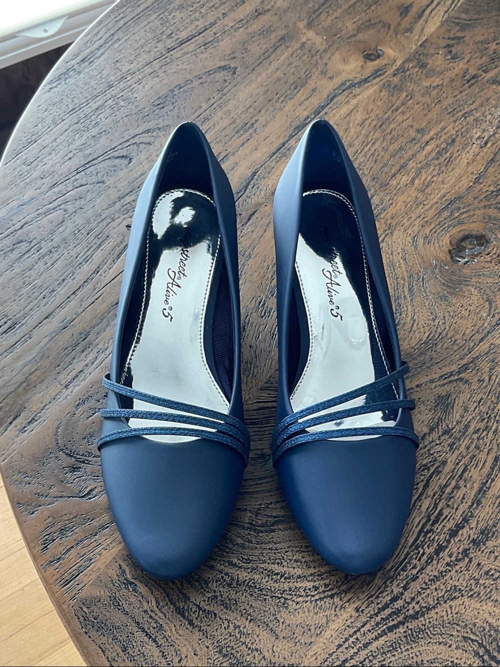easy street Alive 5 Navy Strappy Women's Pumps